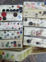 lot de milliers de boutons anciens fabrication France