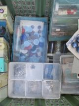 lot de milliers de boutons anciens fabrication France