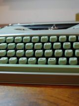 Machine à écrire Hermès Baby