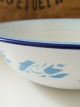 Grand saladier en métal émaillé, décor poisson