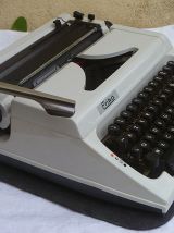 machine à écrire Erika 150 , vintage