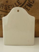 Jolie boîte à sel en céramique et couvercle en bois