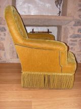 Fauteuil crapaud velours Napoléon III jaune doré