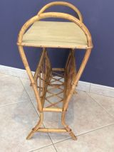 Porte revues ,bout de canapé  en rotin 