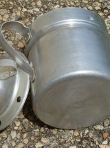 Pot a  lait Aluminium Ancien