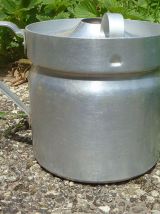 Pot a  lait Aluminium Ancien