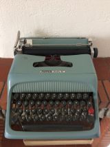 Machine à écrire Olivetti Studio 44 