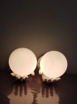 paire d'appliques mains  céramique blanche + globes opaline 