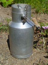 bidon  a lait en  aluminium , vintage