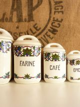 Série de 5 pots à épices en faïence, estampillé Yvonne