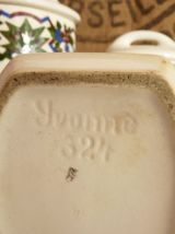 Série de 5 pots à épices en faïence, estampillé Yvonne