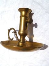 bougeoir ancien avec poussoir en laiton , vintage