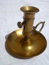 bougeoir ancien avec poussoir en laiton , vintage