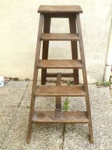 escabeau  ancien  en bois  , vintage