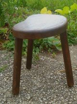 Tabouret de traite tripode en bois massif