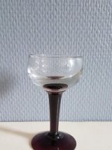 6 verres à liqueur anciens avec pieds violets
