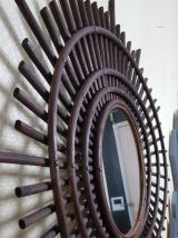grand miroir en rotin vintage foncé forme ORTF des années 60