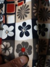 tissu d'habillement vintage à fleurs