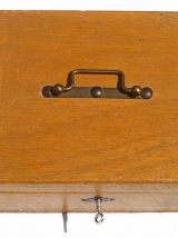 boite , coffret  en  bois  avec  clée ,   vintage