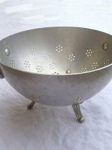 Passoire  en  aluminium  ,  vintage