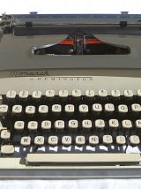 Machine a écrire  by Remington  monarch, vintage