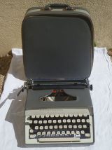 Machine a écrire  by Remington  monarch, vintage
