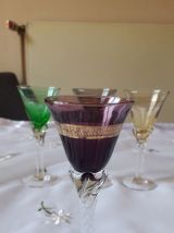 lot de 4 verres a goutte sur pieds