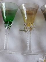 lot de 4 verres a goutte sur pieds