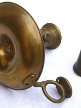 Bougeoir a  poussoir vintage en laiton  avec son éteignoir