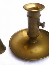Bougeoir a  poussoir vintage en laiton  avec son éteignoir