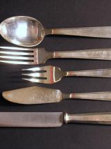 Couverts en Métal Argenté / Ménagère Ancienne 6 Personnes