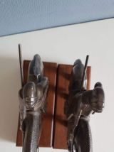 serre-livres chevaliers en régule et socles en bois 