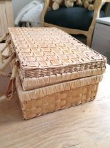 Valisette en osier vintage. 