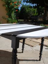 table ronde bois peint de 1,60 de diamètre 0,74 de hauteur 