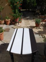 table ronde bois peint de 1,60 de diamètre 0,74 de hauteur 