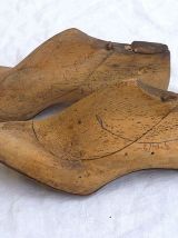 paire  d'embauchoirs anciens en  bois, vintage