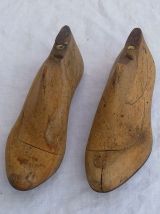 paire  d'embauchoirs anciens en  bois, vintage