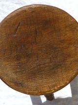 Tabouret de traite tripode , ancien