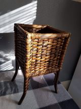 porte-plante carré en osier sur pieds vintage