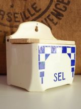 Jolie boîte à sel en porcelaine Badonviller, style Lustucru