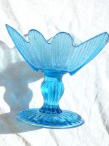 coupe  en  verre  bleu,  vintage