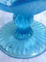 coupe  en  verre  bleu,  vintage