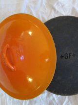 Cocotte en fonte orange marque GF Georg Fischer suisse