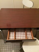 Table et chaises de cuisine en Formica