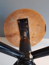 tabouret d'atelier en bois verni et structure métal noir 