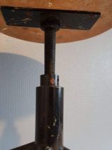 tabouret d'atelier en bois verni et structure métal noir 