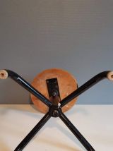 tabouret d'atelier en bois verni et structure métal noir 