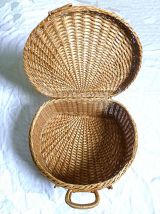 valisette  demi lune, panier enrotin , vintage