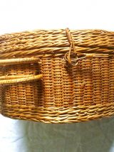 valisette  demi lune, panier enrotin , vintage