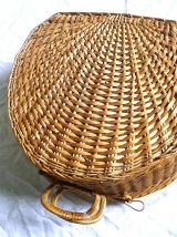 valisette  demi lune, panier enrotin , vintage